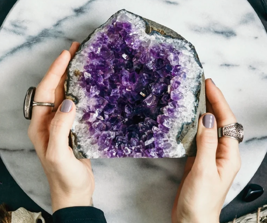 Natural Amethyst Sleeping Cat Healing Crystal